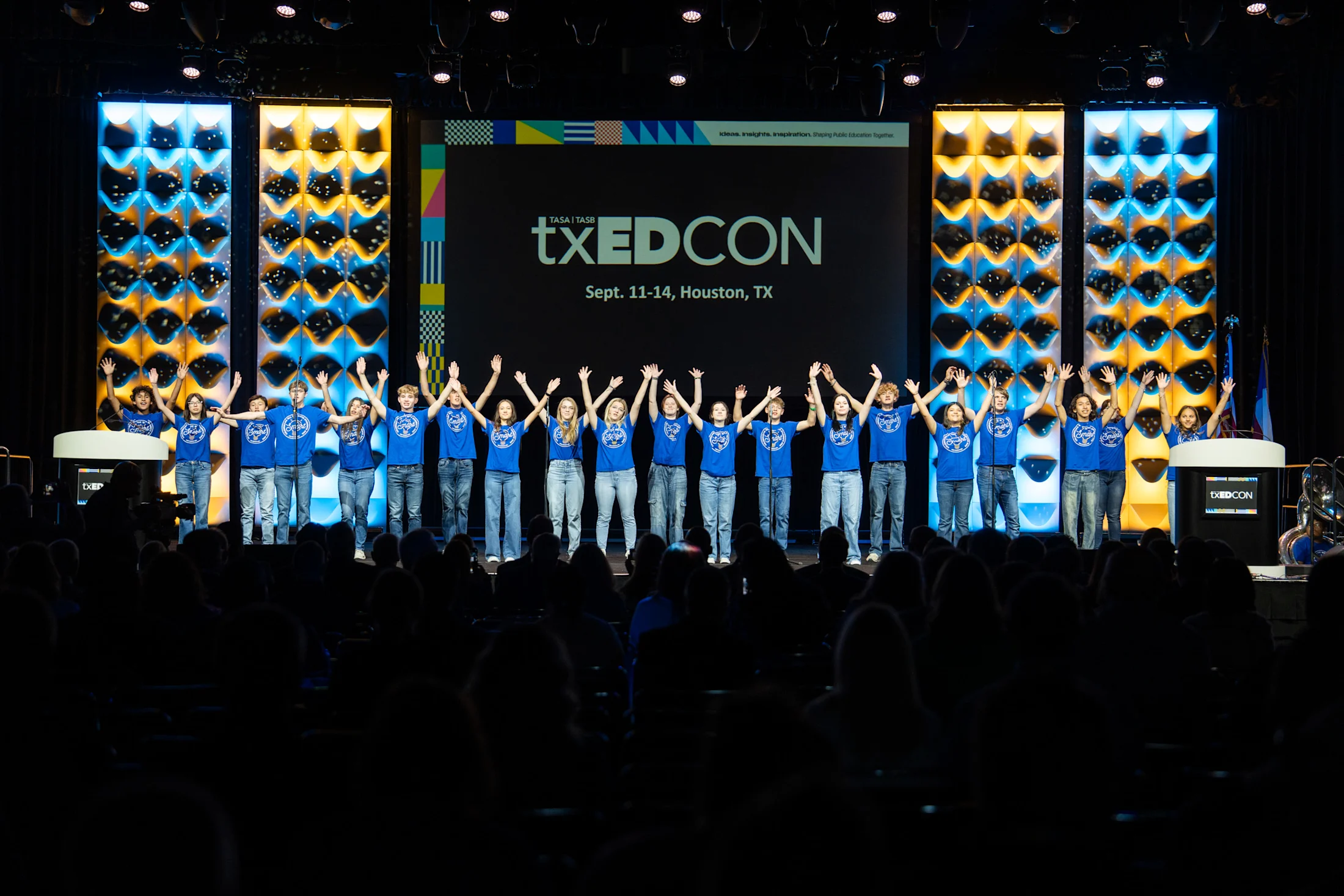 HarmoniCats Perform at txEDCON
